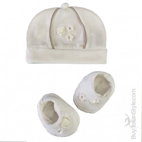 Kit ciniglia neonata cappellino e scarpine con fiori applicati