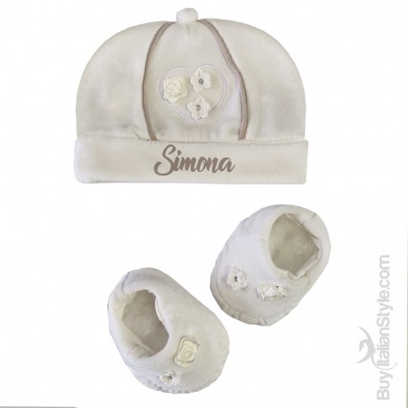 Kit ciniglia neonata cappellino e scarpine con fiori applicati