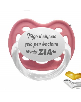 Ciuccio love "Tolgo il ciuccio solo per baciare mia zia"
