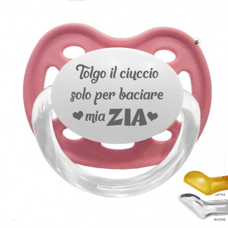 Ciuccio love "Tolgo il ciuccio solo per baciare mia zia"