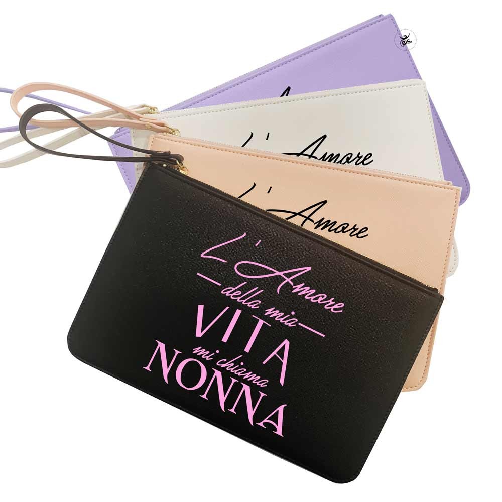 Pochette in ecopelle "L'amore della mia vita mi chiama Nonna"