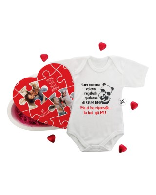 Confezione regalo "Cuore" -Buona festa della mamma- con cioccolatini e body da personalizzare