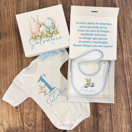 Scatola regalo pieghevole con chiusura magnetica "Prima Pasqua" da personalizzare con body e bavaglino