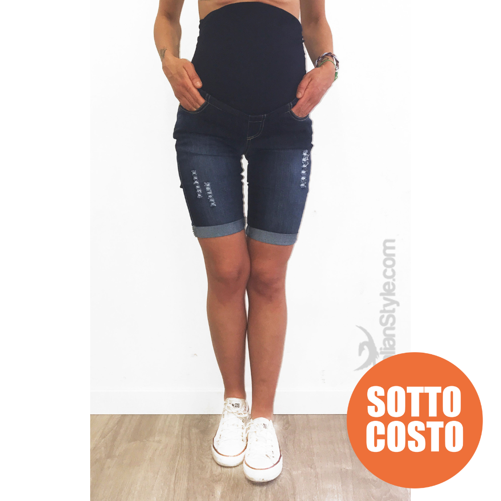 Bermuda in jeans con strappi modello premaman