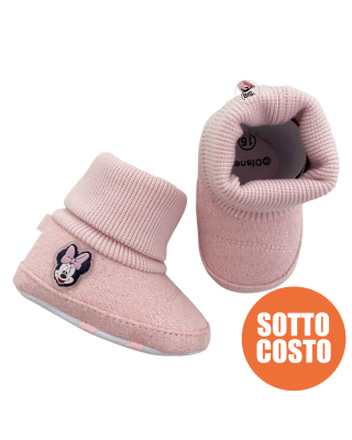 Winter shoes with socks and flower-line decorations