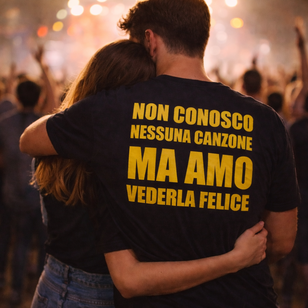 T-shirt concerto uomo “Non conosco nessuna canzone ma amo vederla felice”