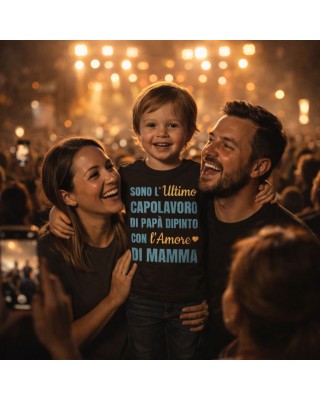 T-shirt bambino personalizzata concerto – “Sono l’ultimo capolavoro di papà dipinto con l’amore di mamma”