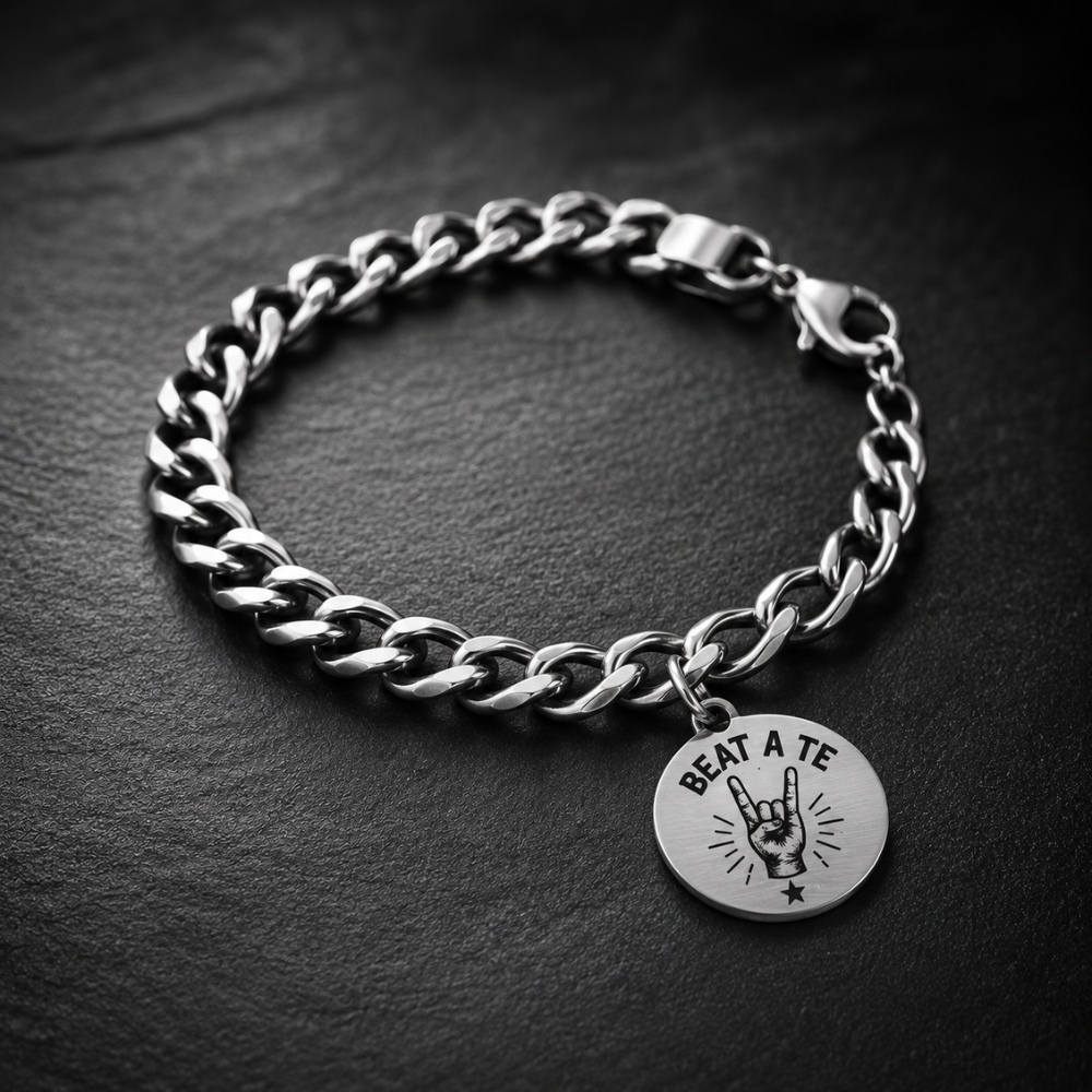 Bracciale Charm "BEAT A TE" in Acciaio – Bracciale Scaramantico Personalizzabile