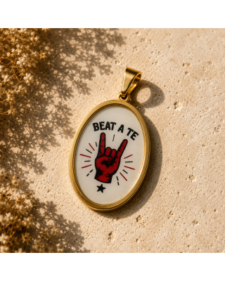 Charm "Beat a Te" – Ciondolo Portafortuna Napoletano con Mano Cornuta