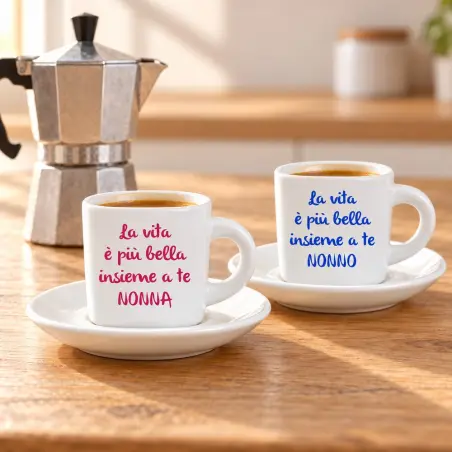 Tazzina da caffè con piattino in ceramica  "La vita è più bella insiem