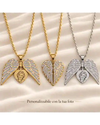 Collana ali d’angelo con cuore e ritratto inciso, modello aperto e chiuso color oro e variante color argento
