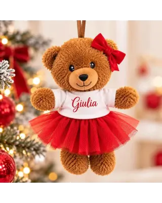 Orsetto natalizio da appendere con nome Giulia sulla maglietta bianca, gonna in tulle rosso e fiocco rosso.