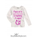 T-shirt bimboa con scritta "papà ed io siamo d'accordo è mamma il capo"